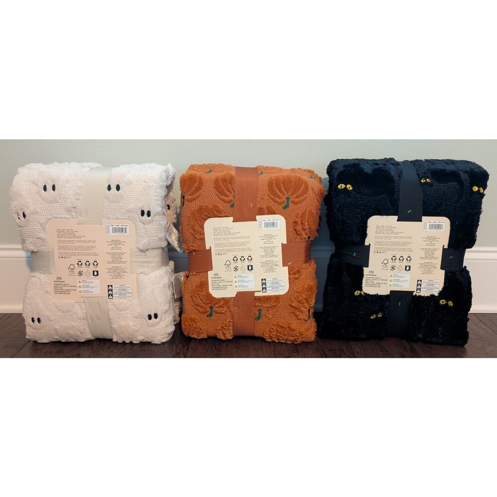 Costco Halloween Embroidered Faux Fur Blanket Bundle - Picture 2 of 6
